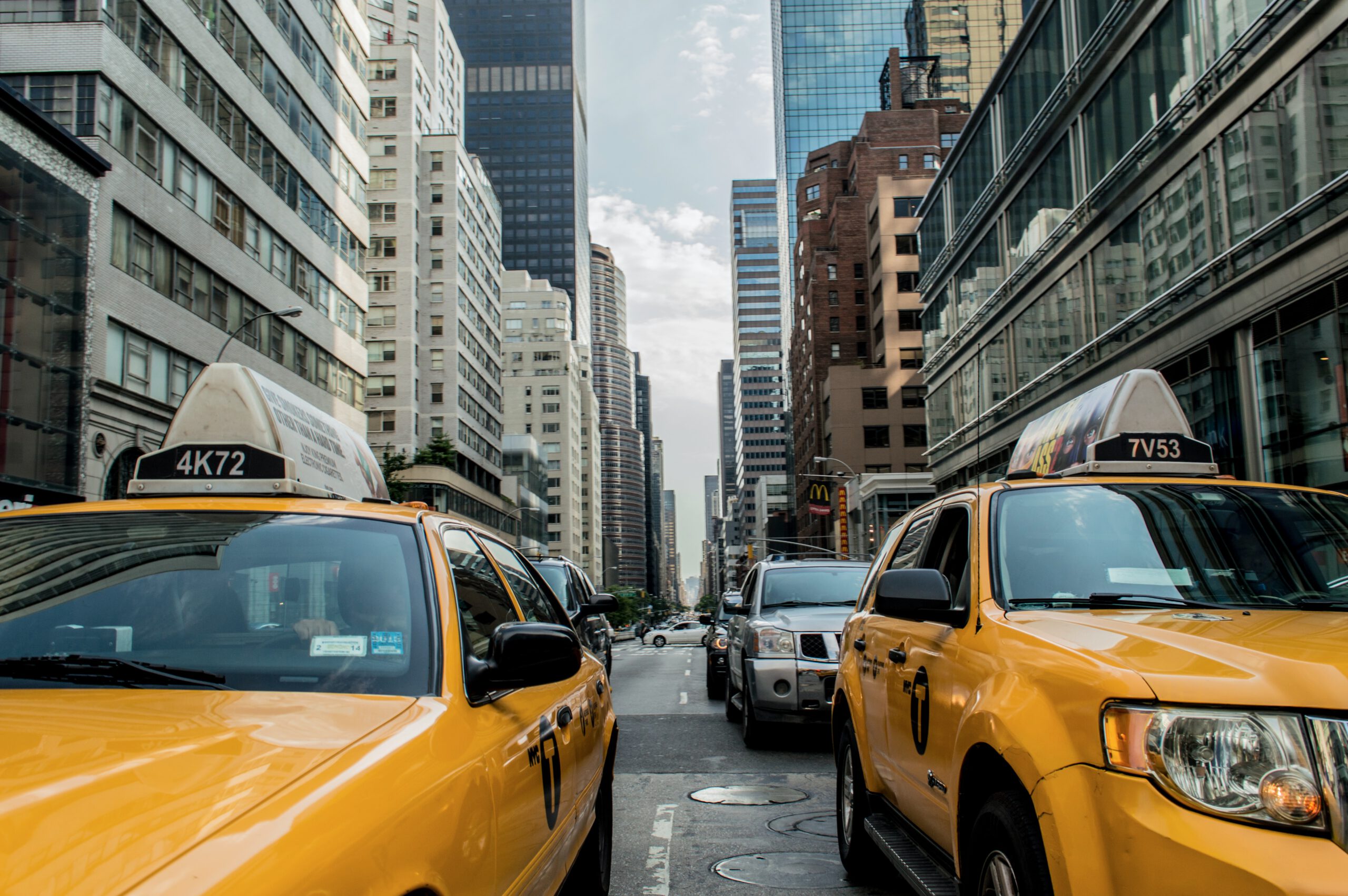 andrew-ruiz-bI2j1olMXUA-unsplash